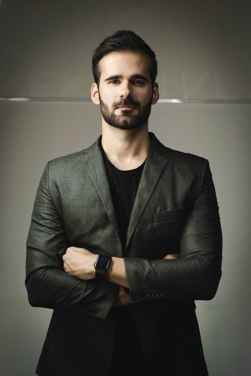 Romero Dornellas, fundador e CEO da Assessoria RD, especialista em marketing para restaurante e delivery